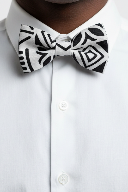Black and white minimatt polkadotcoco bow tie